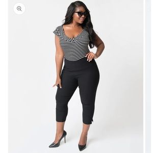 Unique vintage Rochelle 1950s black Capri